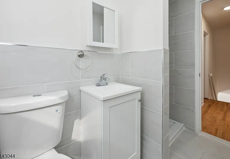 623 Livingston Rd — Photo 17