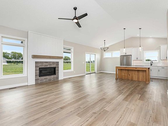 4th image of 6127 Thor Ave