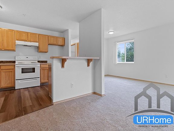 3rd image of 11940 SE Ash St #2B-1Ba-860Sqft
