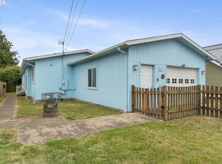 2105 9th St, Tillamook, OR 97141