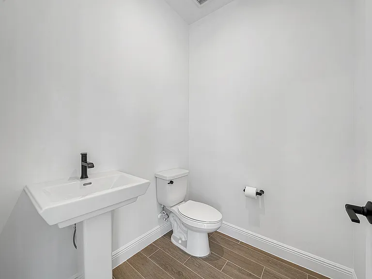 920 SW Newfield Ave — Photo 19