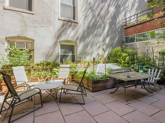 5th image of 33 Bond St APT 2