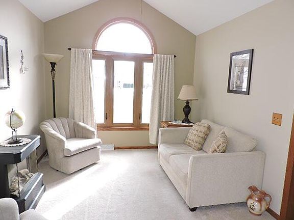 4th image of 4255 Prairie Fox Dr