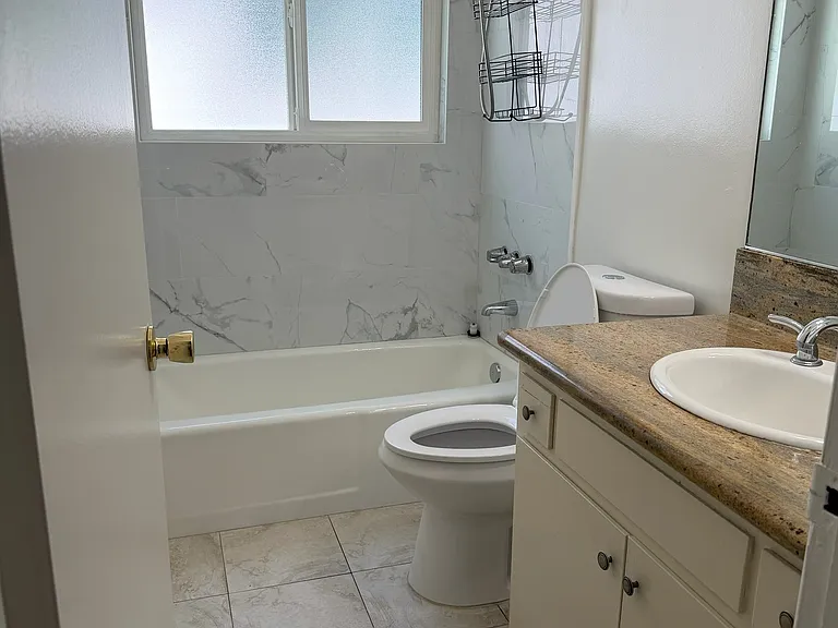 1132 Alameda Ave #4 — Photo 2