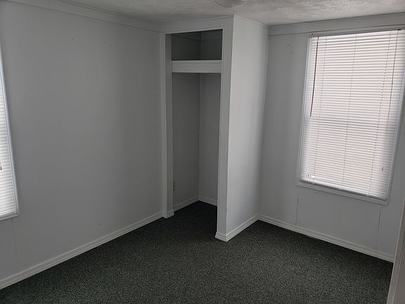 5th image of 225 W Scott St #C