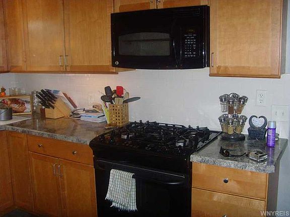 3rd image of 554 Woodland Dr
