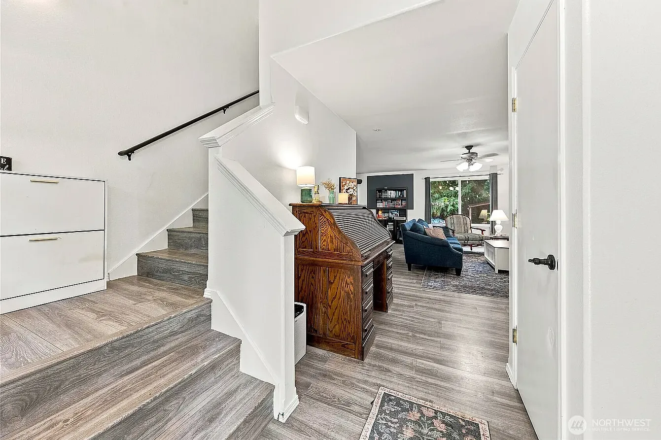 3 bed, 2.5 bath, 1722 sqft, $2,900 — Photo 4