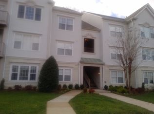 12471 Hayes Ct UNIT 201, Fairfax, VA 22033