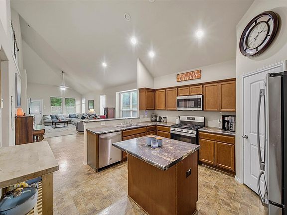 5th image of 9978 Sterling Place Dr