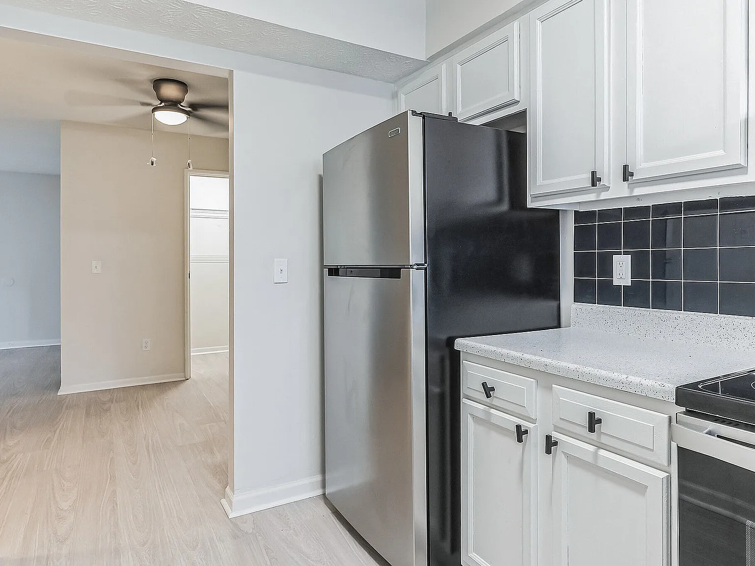 Stone Lodge Apartments — Photo 3