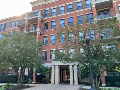 2335 W Belle Plaine Ave APT 506, Chicago, IL, 60618