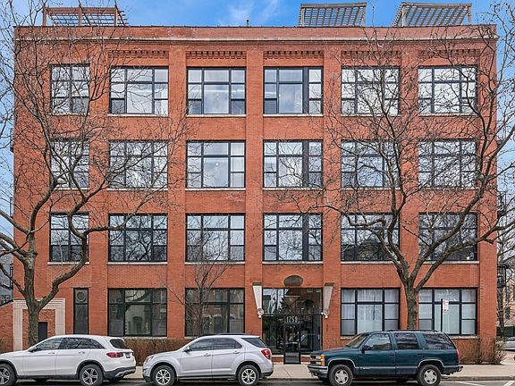 2nd image of 1259 N Wood St APT 203