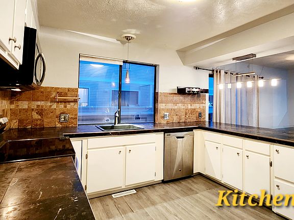 3rd image of 1050 S Monaco Pkwy Unit 57