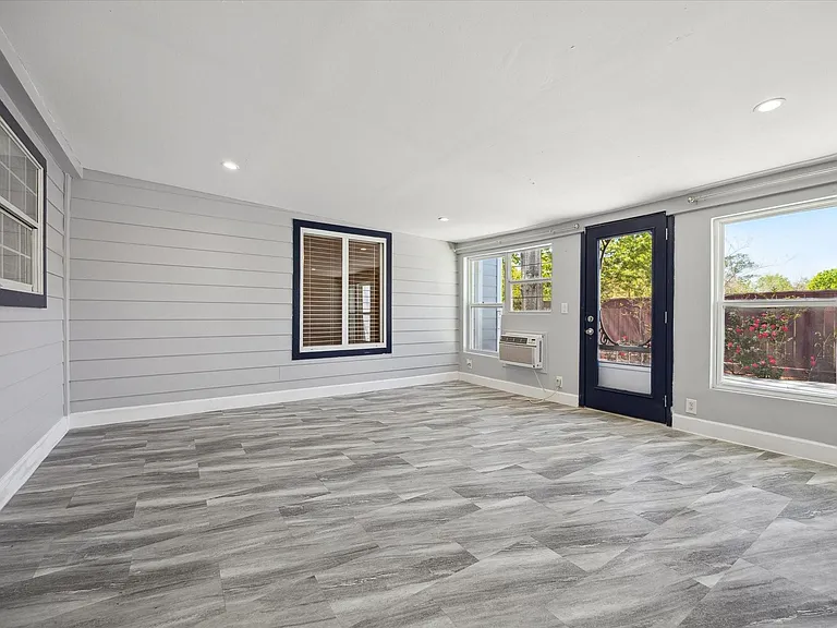 3302 Chris Dr — Photo 25