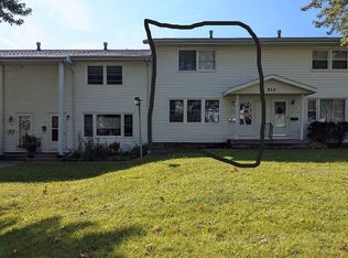 510 W 3rd St APT 4, Muscatine, IA 52761