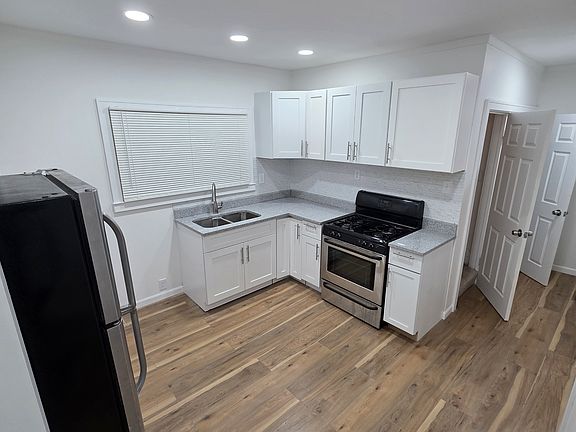 3rd image of 16874 Lawton St
