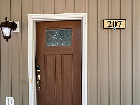 2nd image of 207 Portico St