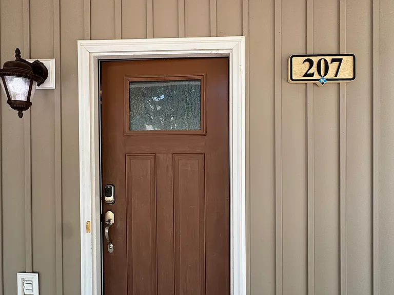 207 Portico St — Photo 2