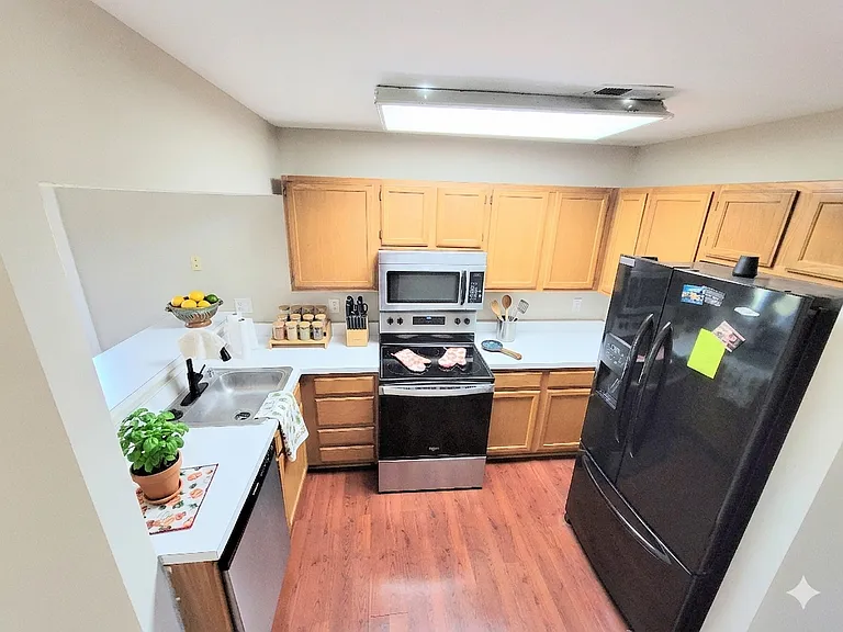 22069 Saint Gabriels Cir — Photo 5