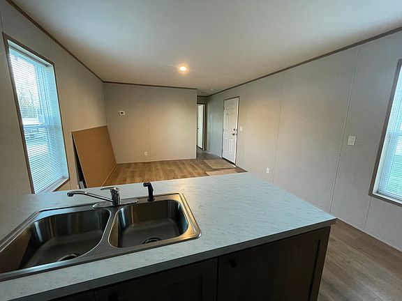 5th image of 101 Redbud Ln #101