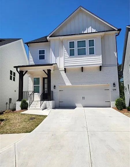 1241 Westshore Dr — Photo 1
