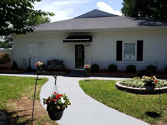 4th image of 137 W Sourwood Dr