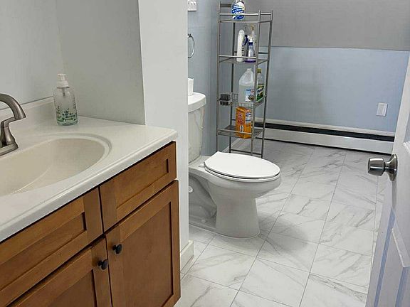 3rd image of 93 Carolina Ave Floor 3