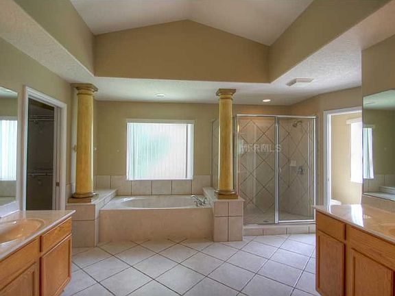 4th image of 934 Palm Oak Dr
