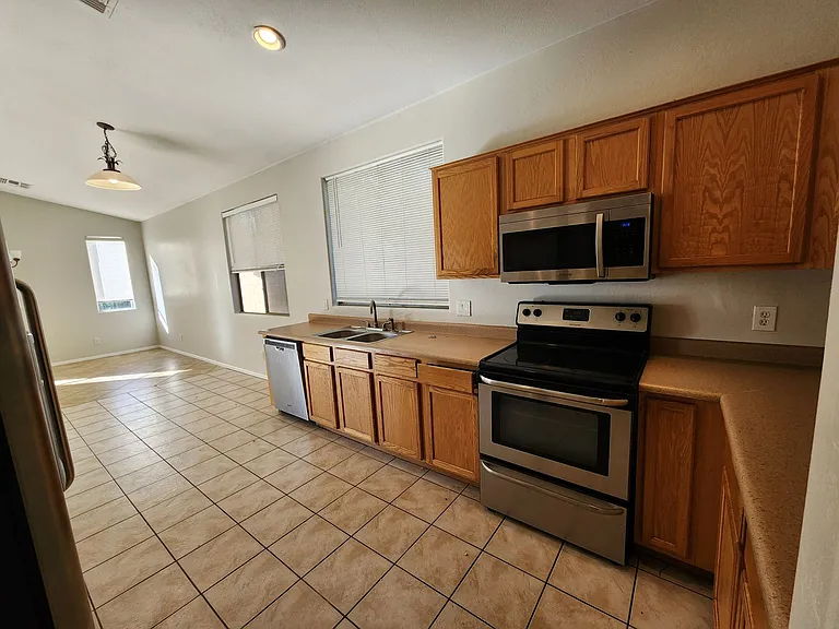 12547 W Glenrosa Dr — Photo 3