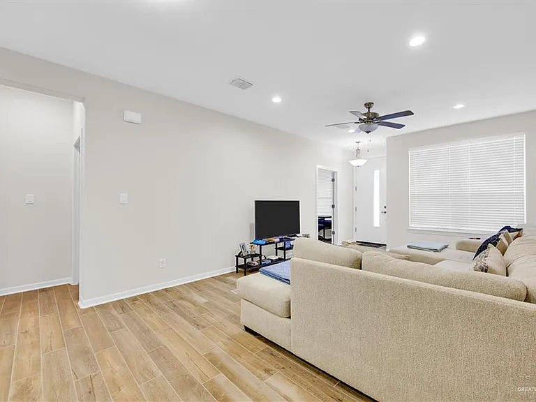1409 Xavier Ave — Photo 7