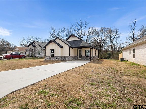 3rd image of 300 S Roden Ln