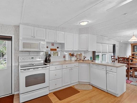 4th image of 11905 LINDA AVENUE