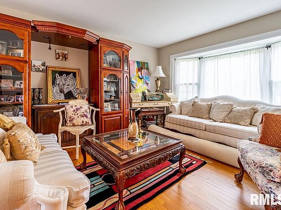 3rd image of 4138 N Hawthorne Pl