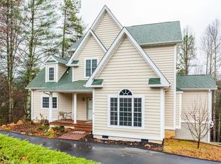 93 Scenic Ridge Dr, Hendersonville, NC 28792