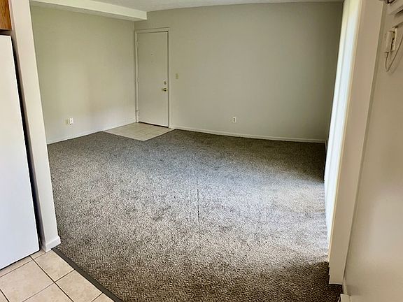 5th image of 5456 Eastgate Dr APT 3