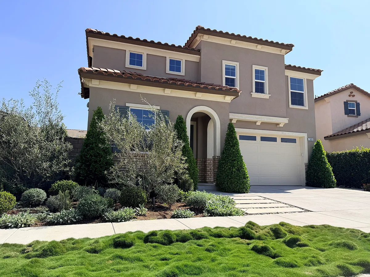Building Photo - 385 Eureka Dr