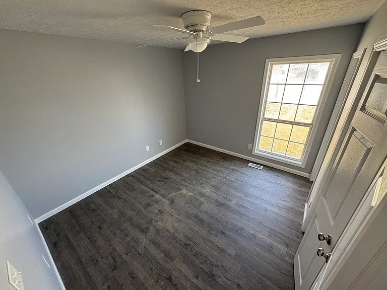 1211 Redbud St — Photo 6