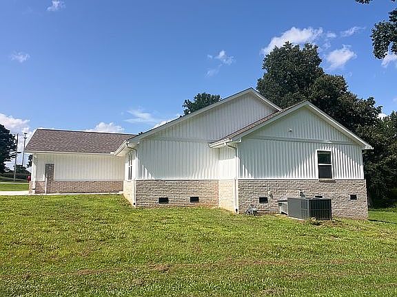3rd image of 55 Hillcrest Dr