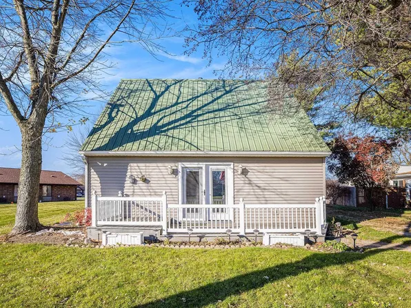1752 Northwood Dr, Nappanee, IN 46550