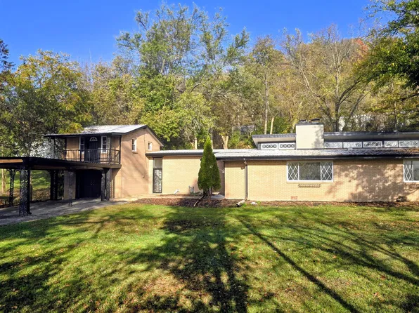 212 E Jackson St, Vevay, IN 47043
