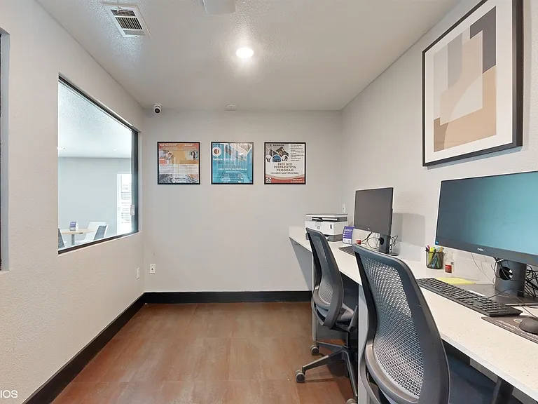 Property business center/computer lab