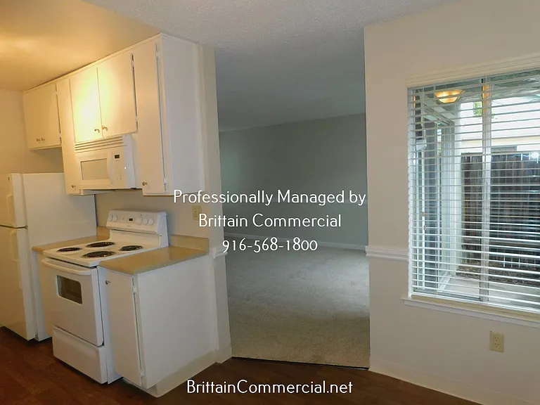 2818 O St #15 — Photo 1