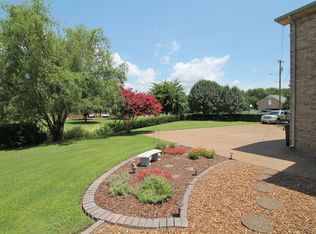 193 Lakeside Park Dr, Hendersonville, TN 37075