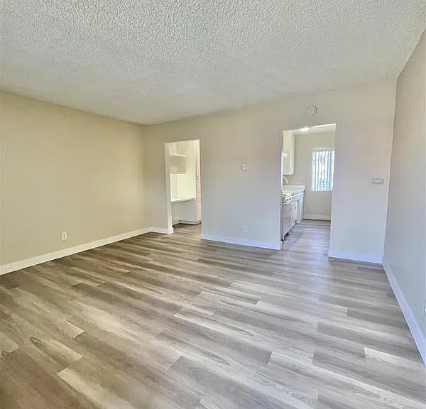 1230 W Hillandale Ave — Photo 1