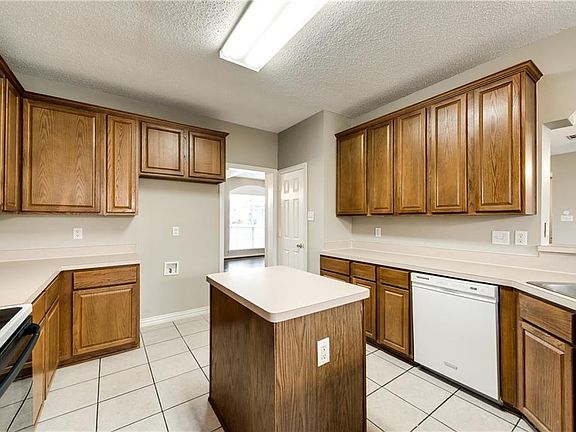 3rd image of 6119 Widgeon Ct