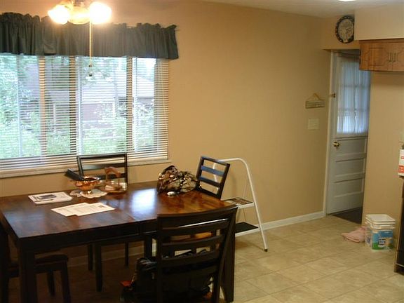 5th image of 1118 Wollenhaupt Dr
