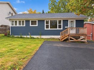 375 Saint Anne St, Bathurst, NB E2A 2N3