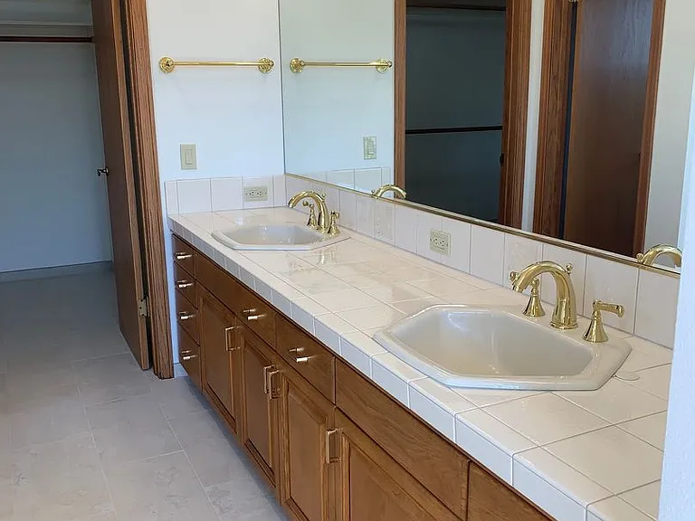3747 Lincolnwood Dr — Photo 37