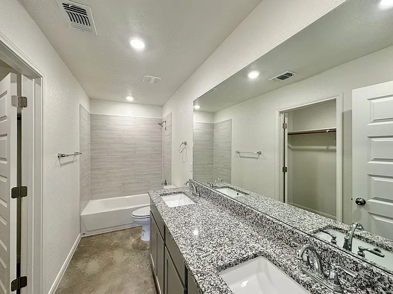 905 Cherry Laurel Ln — Photo 26