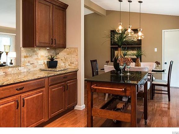 3rd image of 3 The Knolls Ln